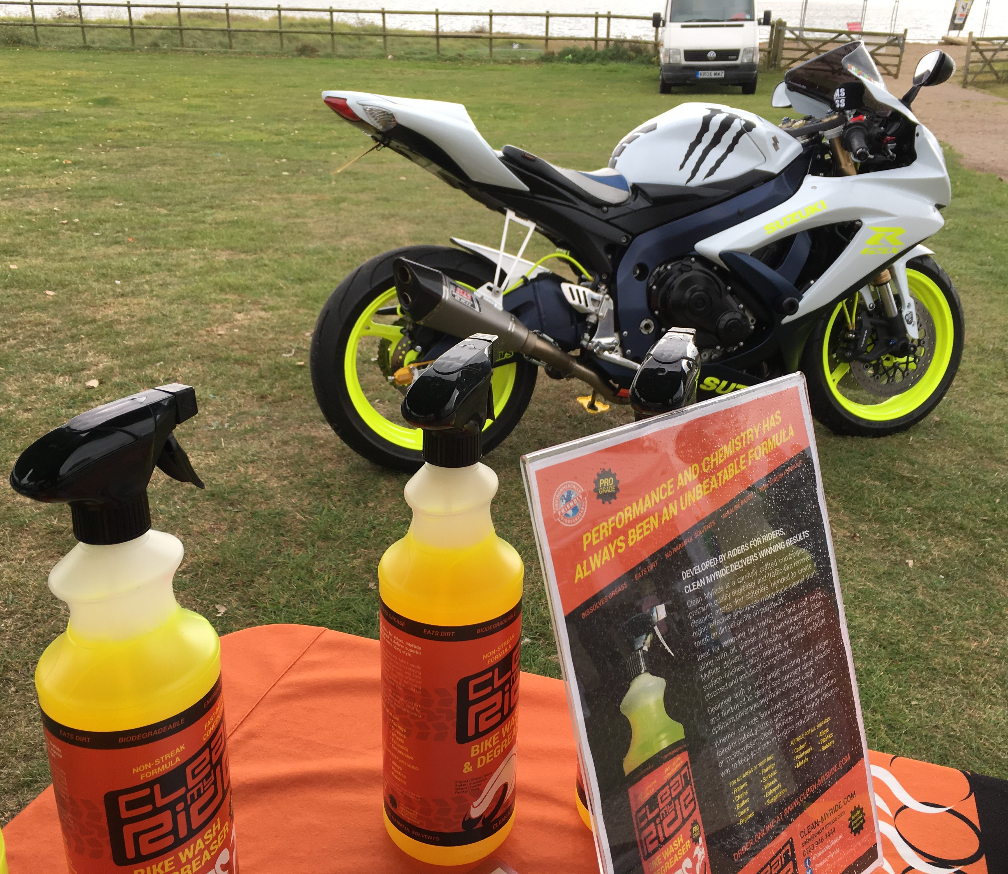 Clean MyRide combined bikewash degreaser is safe on all surfaces. Perfect for cleaning swingarms, paintwork, wheels, plastics including aluminium. It's non-caustic, non-streak, environmentally friendly and biodegradable.